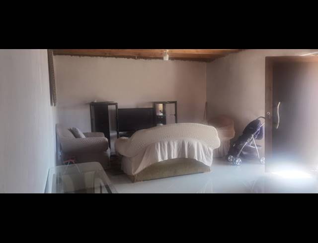 4 BEDROOM FREESTANDING FOR SALE IN MPOPHOMENI